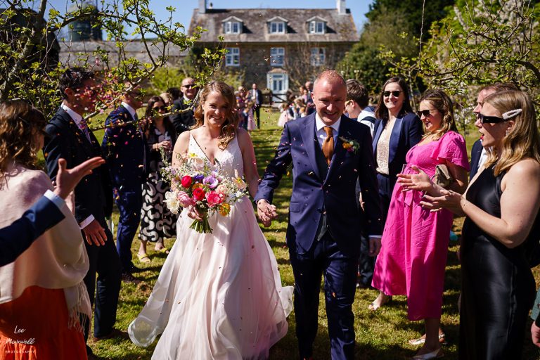 Anran wedding photography - confetti time